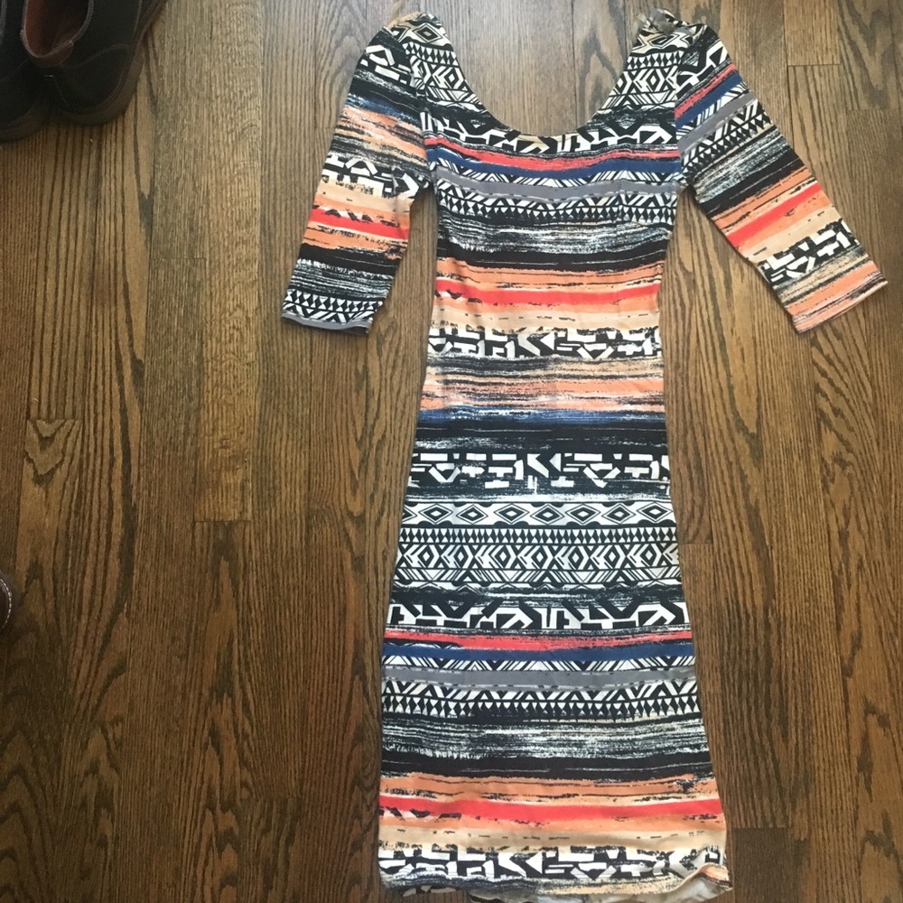 Fitted dress with geometric pattern